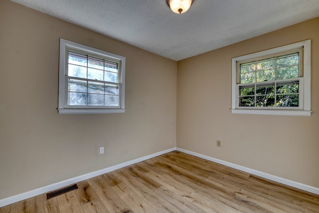 419761 Hayesville Residential