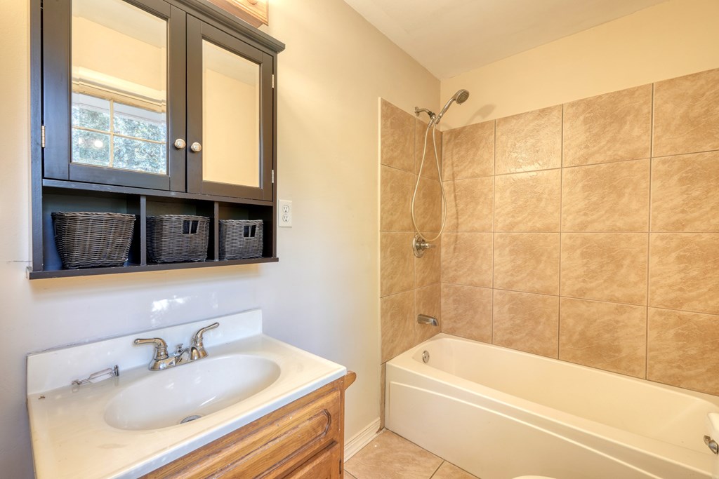 419761 Hayesville Residential