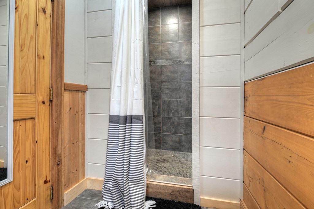 419771 Mineral Bluff Residential