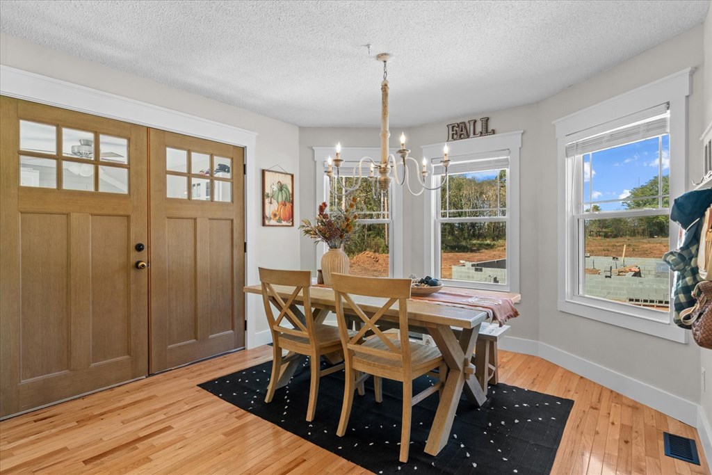 419803 Chatsworth Residential