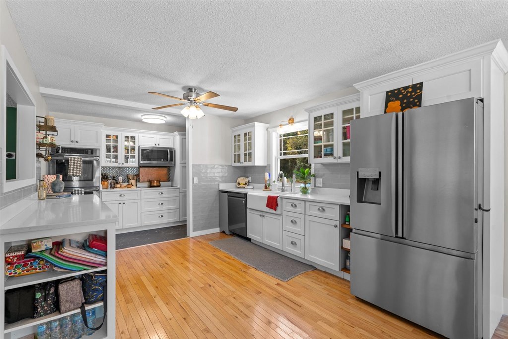 419803 Chatsworth Residential