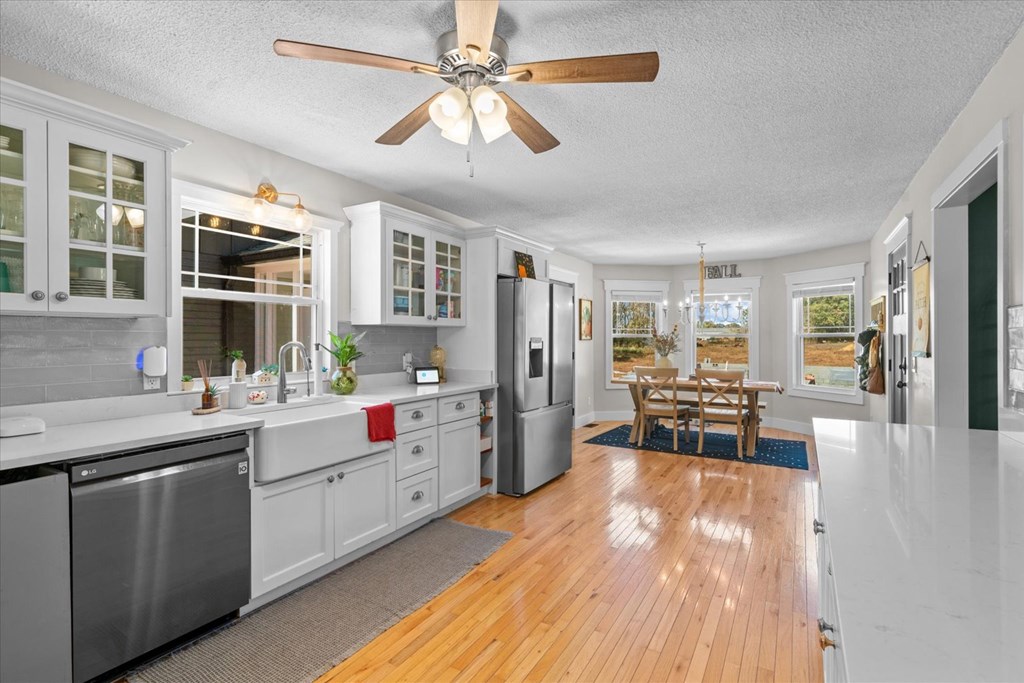 419803 Chatsworth Residential