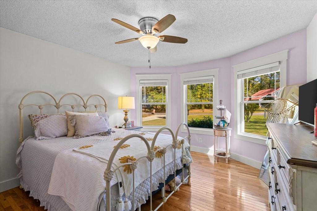 419803 Chatsworth Residential