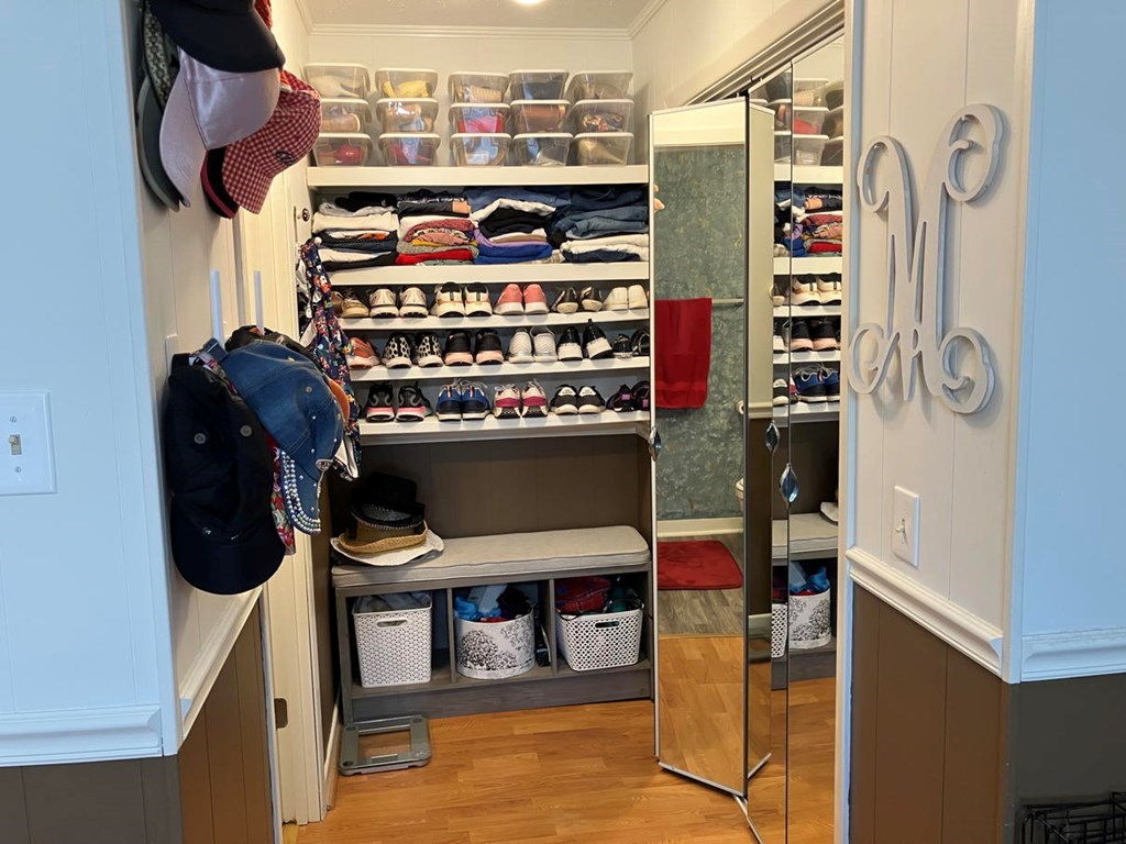 419820 Murphy Residential