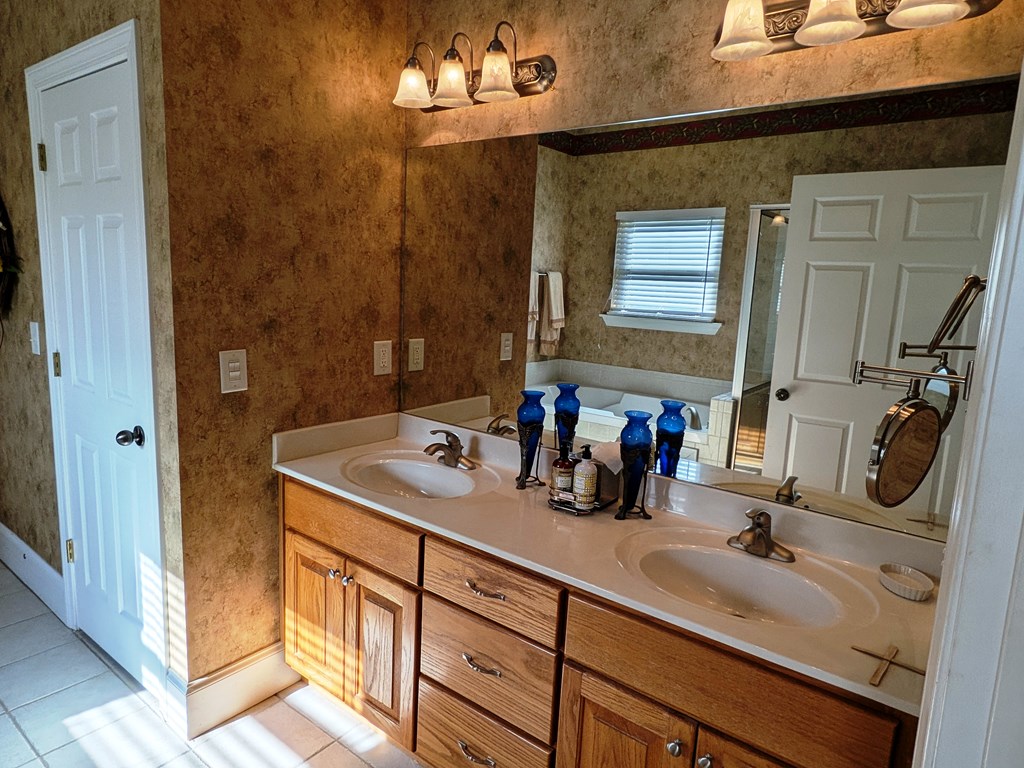 419824 Young Harris Residential