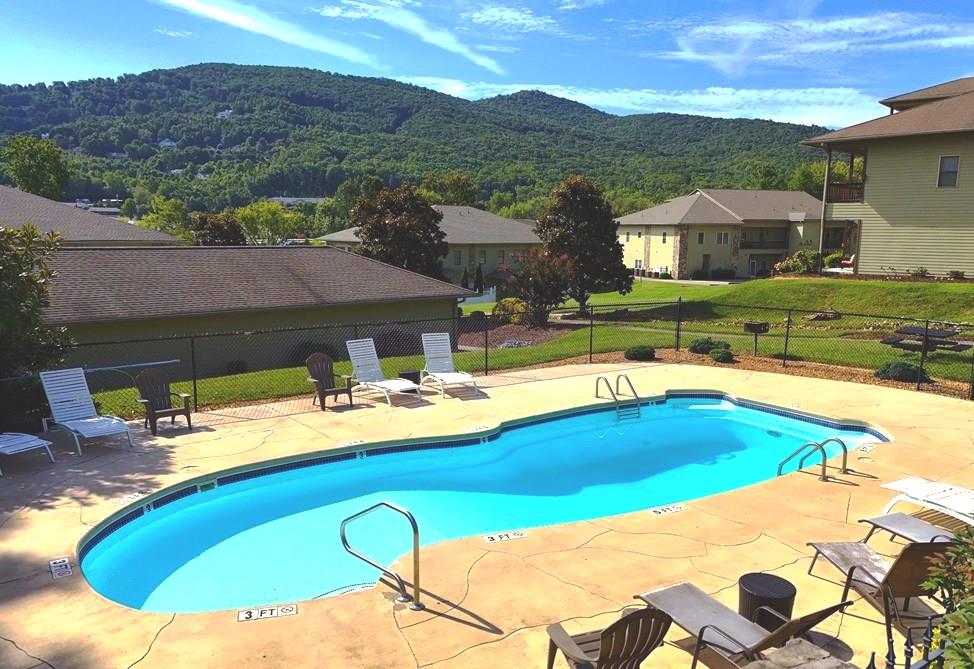 419824 Young Harris Residential