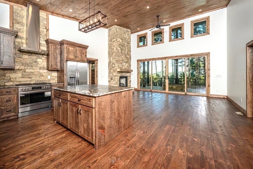 419835 Morganton Residential