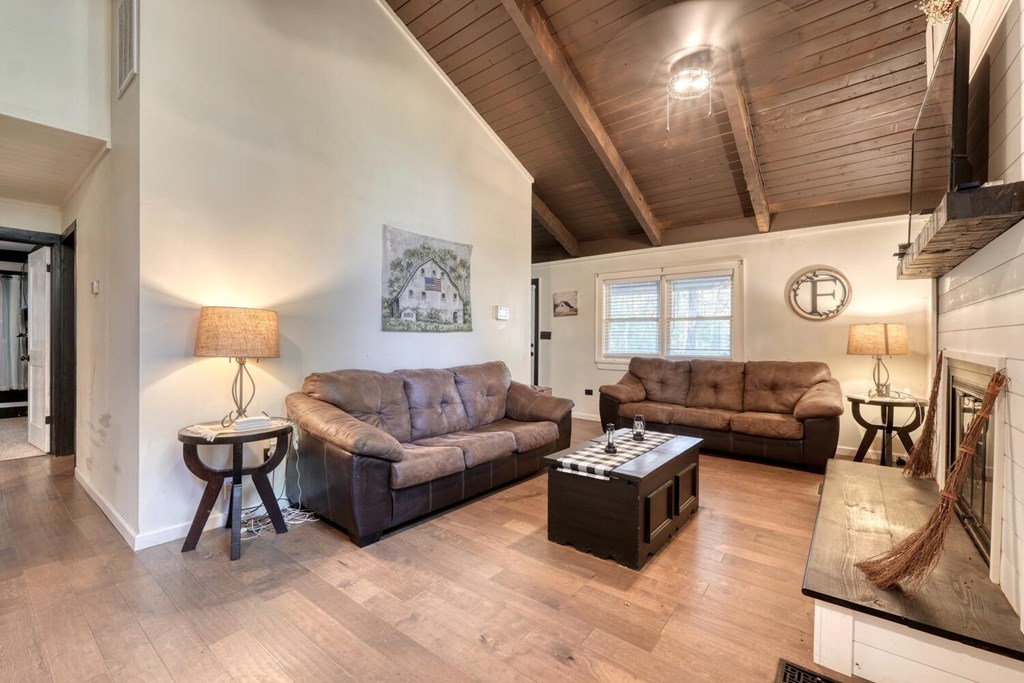 419840 Young Harris Residential