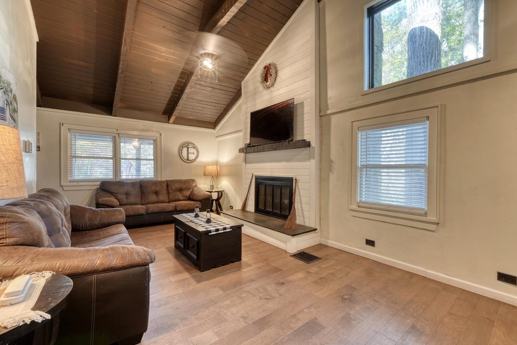 419840 Young Harris Residential