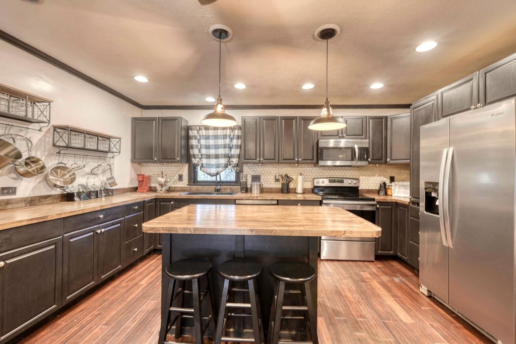 419840 Young Harris Residential