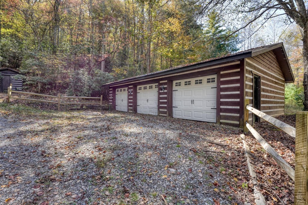 419840 Young Harris Residential