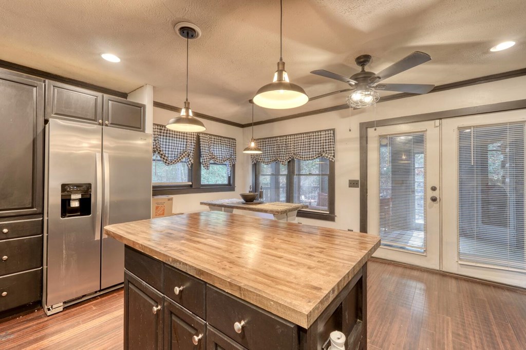 419840 Young Harris Residential