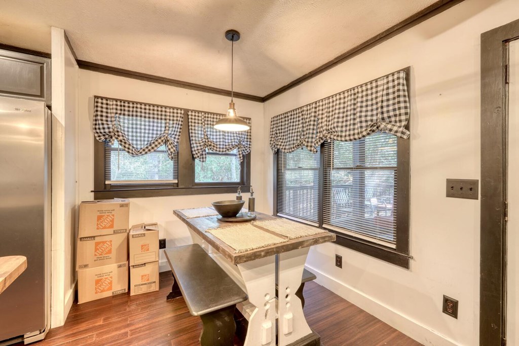 419840 Young Harris Residential