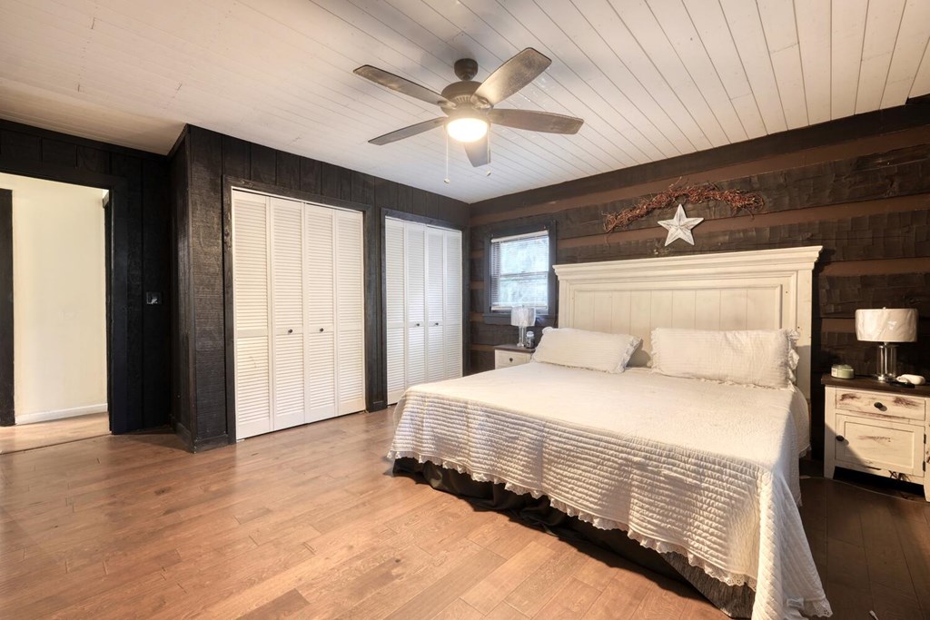 419840 Young Harris Residential