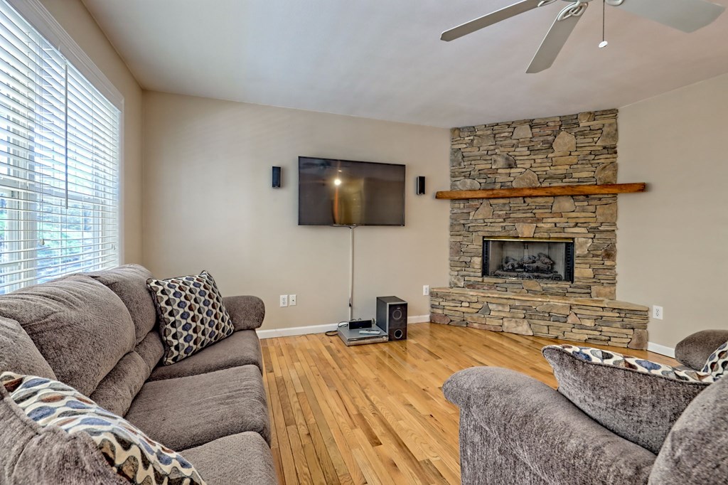 419846 Hayesville Residential