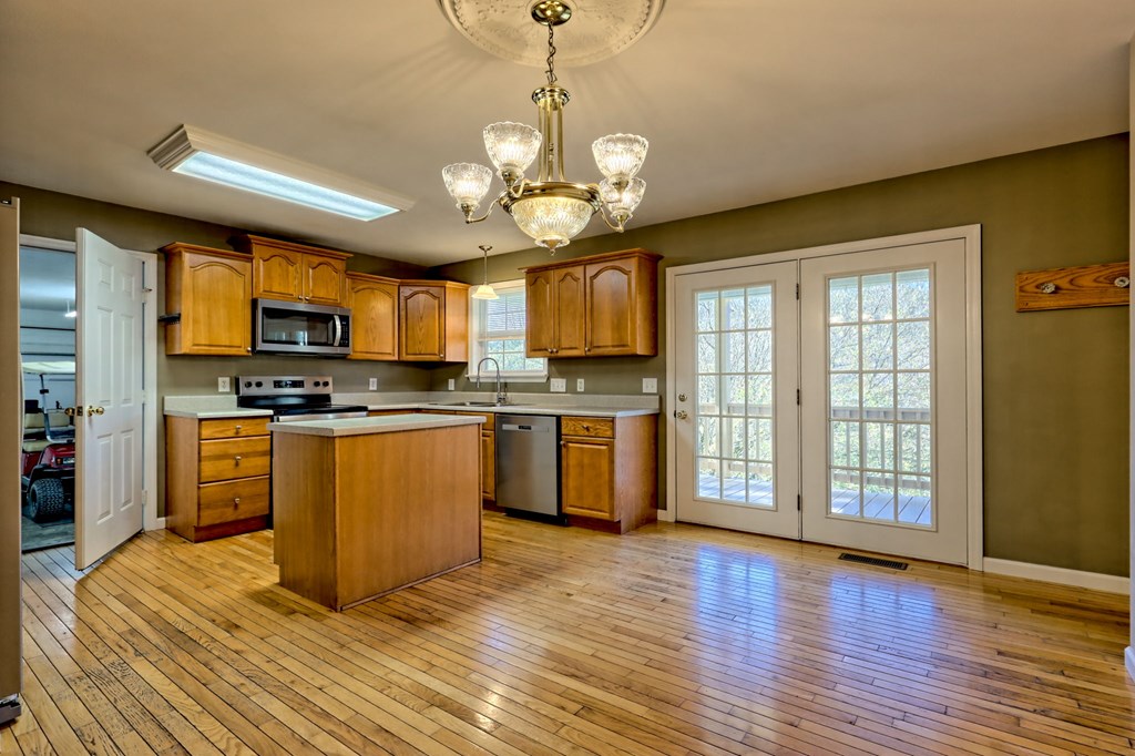 419846 Hayesville Residential