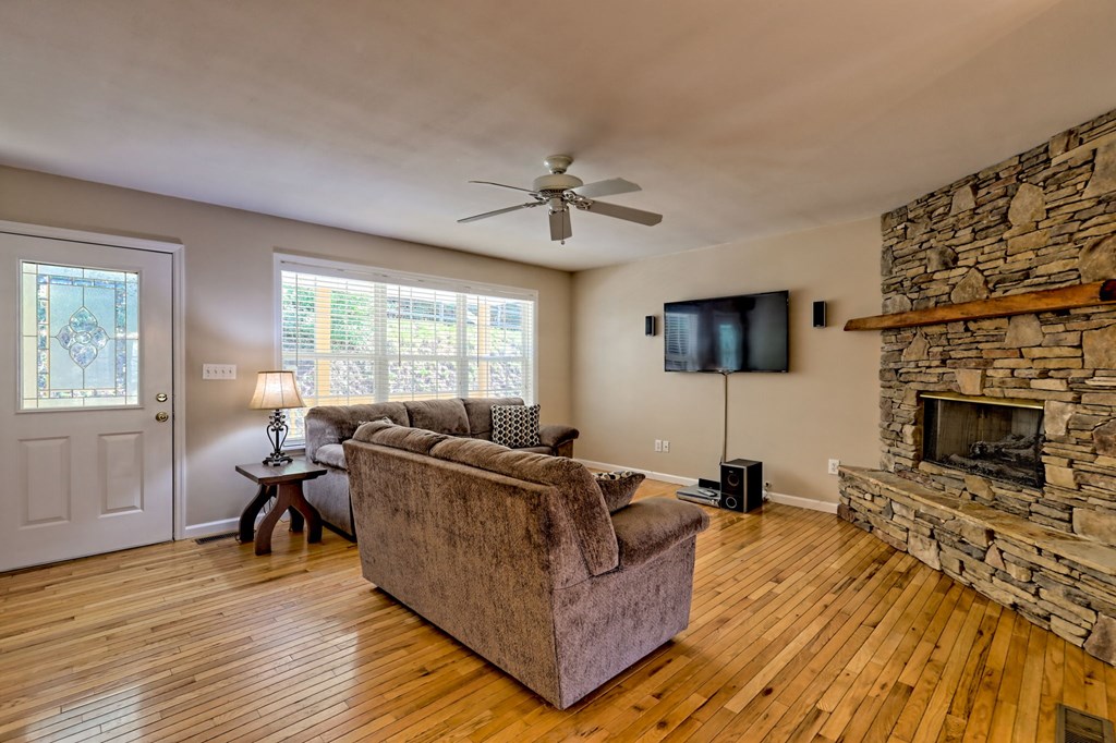 419846 Hayesville Residential