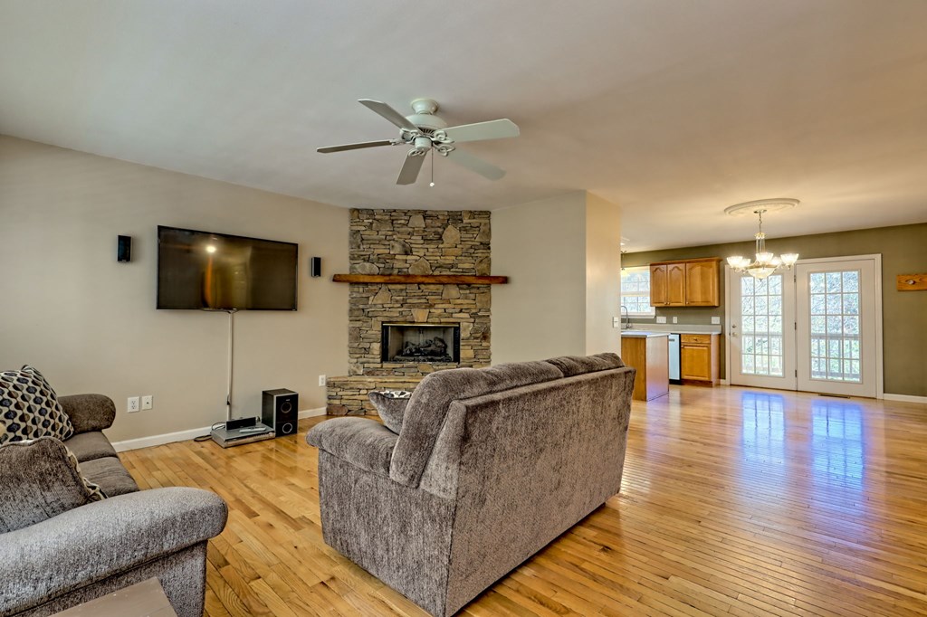 419846 Hayesville Residential