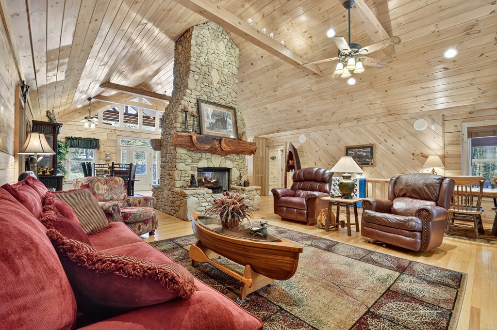 419899 Suches Residential