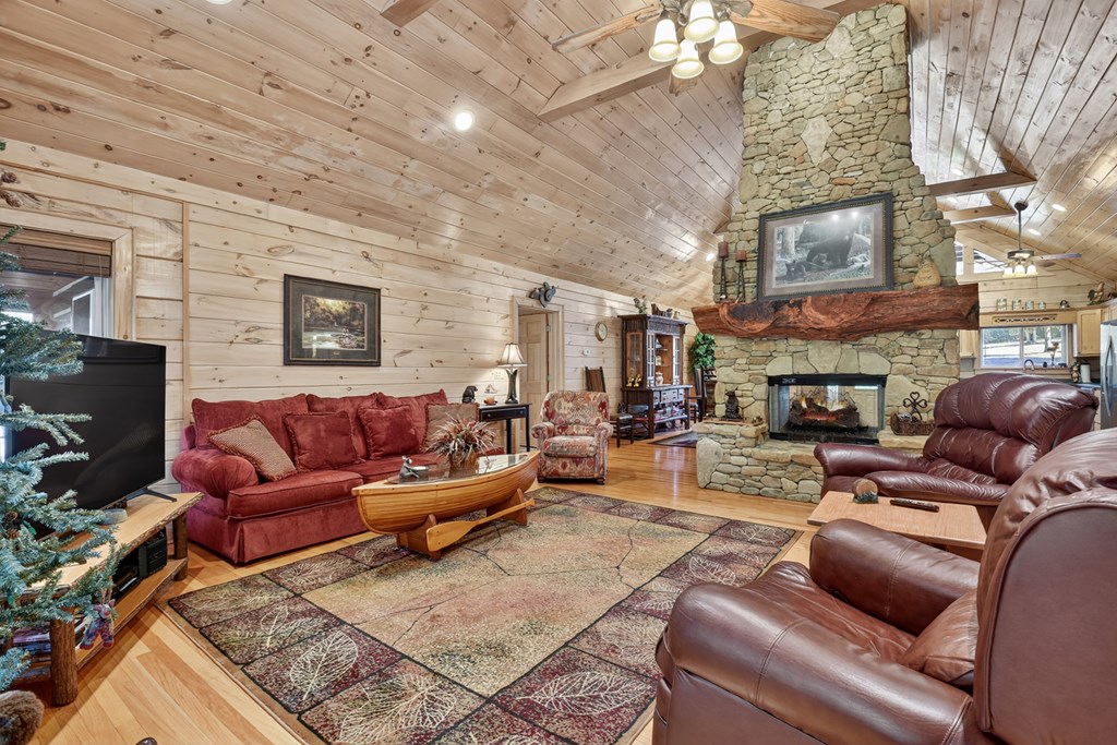 419899 Suches Residential