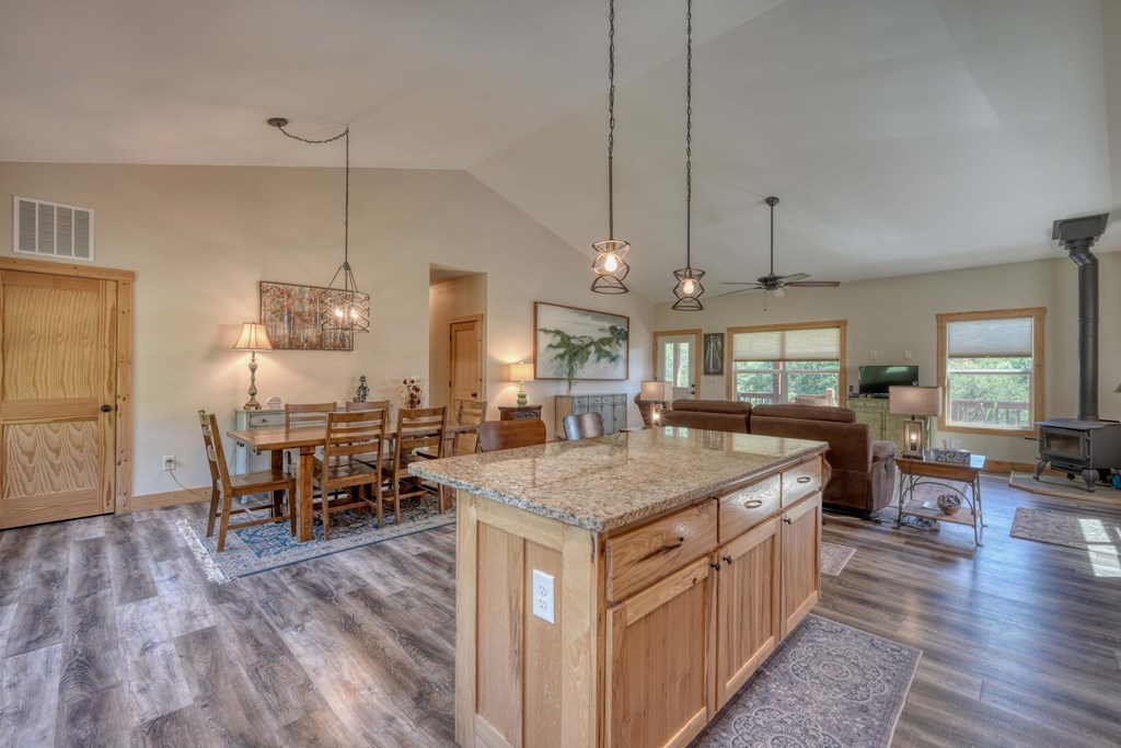 419922 Hayesville Residential