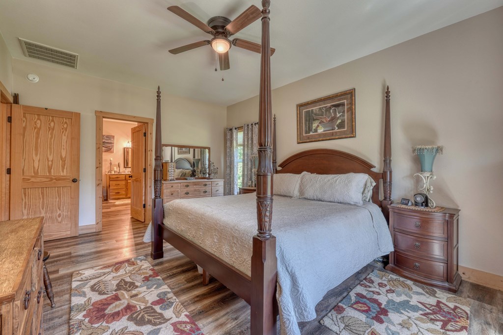 419922 Hayesville Residential