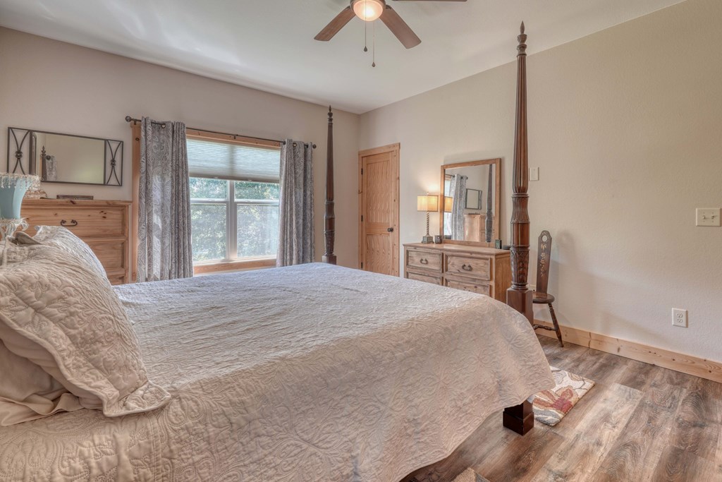 419922 Hayesville Residential