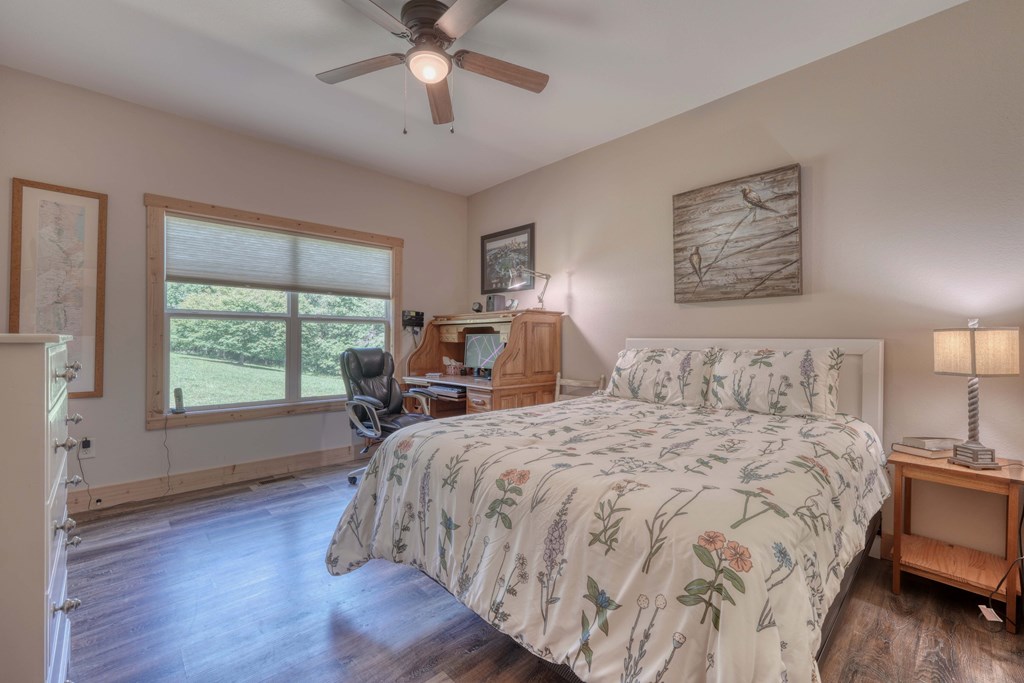 419922 Hayesville Residential