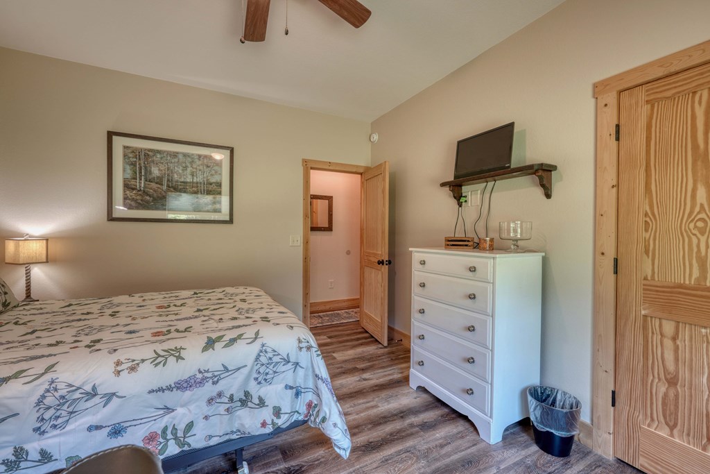 419922 Hayesville Residential