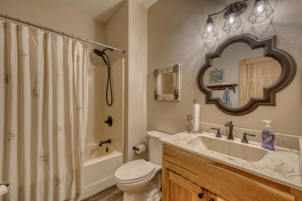 419922 Hayesville Residential