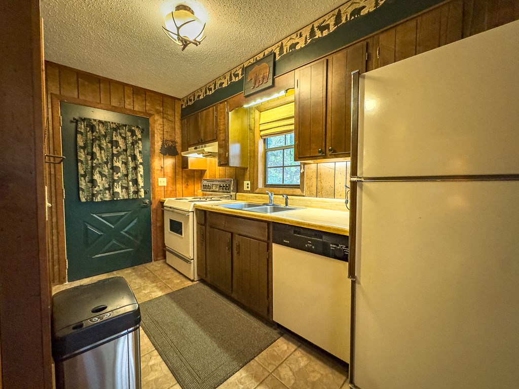 419990 Hayesville Residential