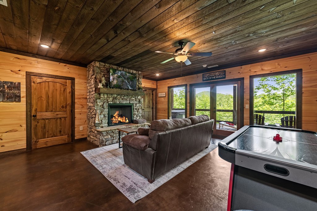 420018 Morganton Residential