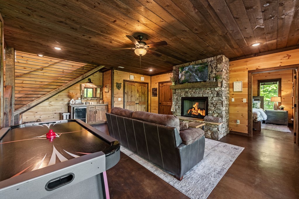 420018 Morganton Residential