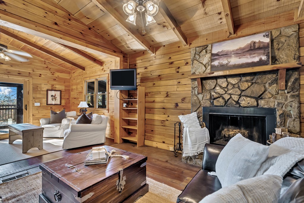 420081 Mineral Bluff Residential