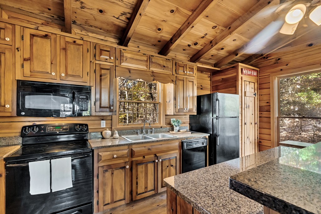 420081 Mineral Bluff Residential