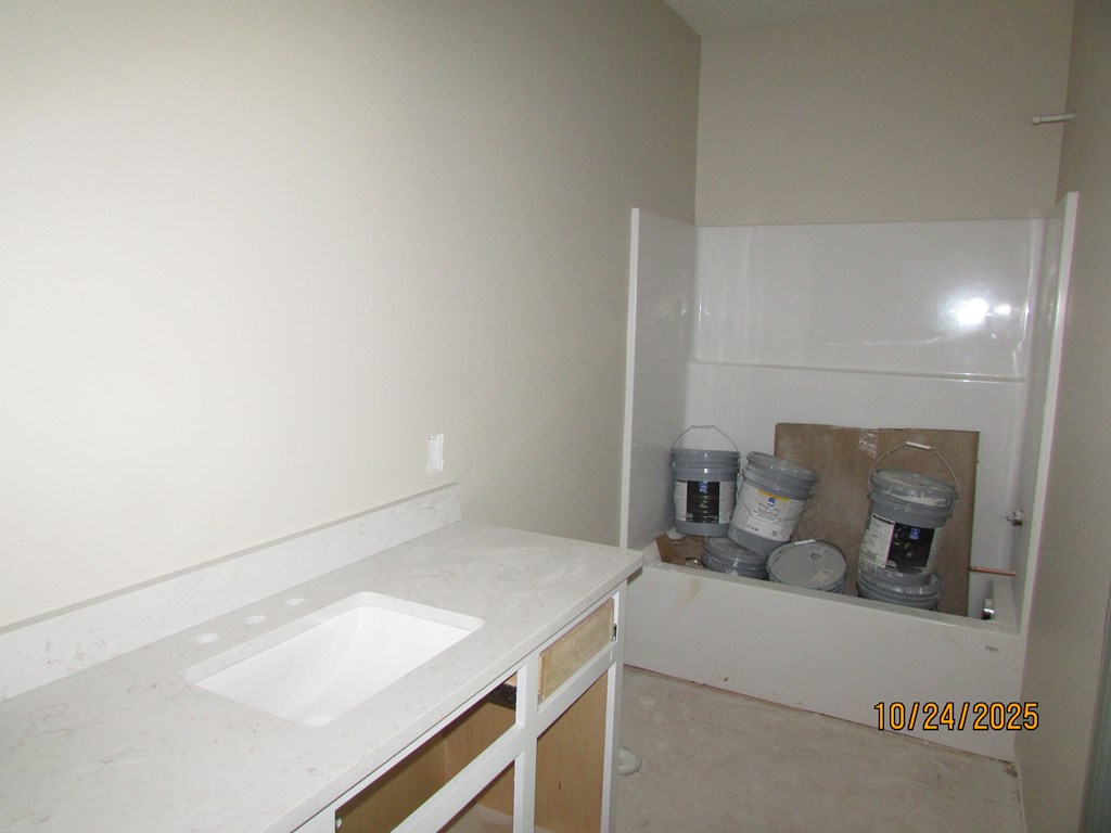 420142 Hayesville Residential