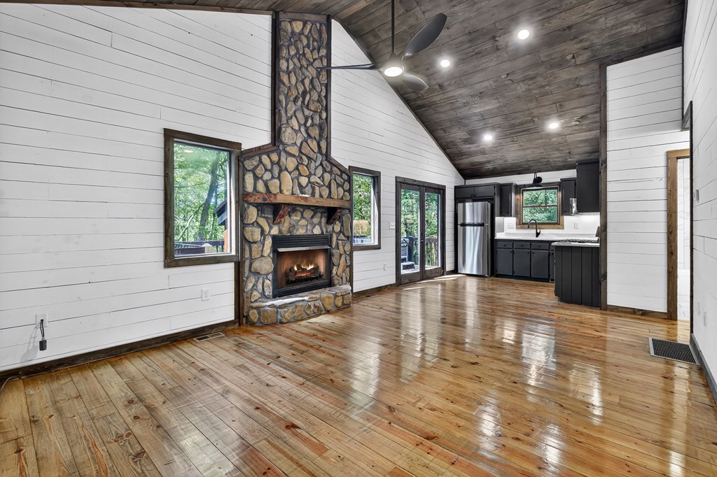 420189 Epworth Residential