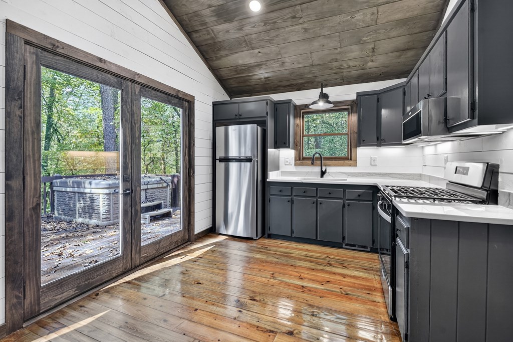 420189 Epworth Residential